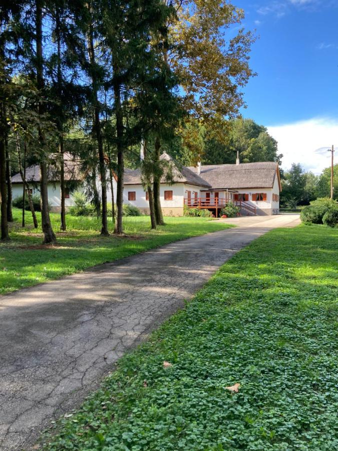 Wildente Vadaszhaz Tamási Exterior photo